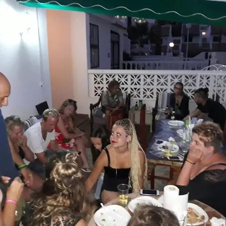 Hostal Hostel 33 *